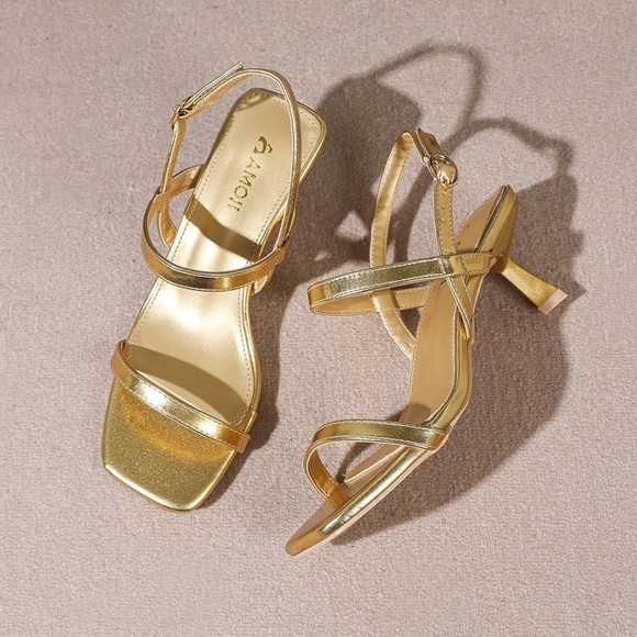 Amoji Shoes - Gold Kitten Heels